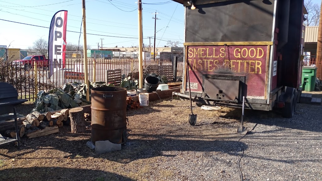 Smiths BBQ | restaurant | 254 Hobart St, San Antonio, TX 78237, USA | 2105027961 OR +1 210-502-7961