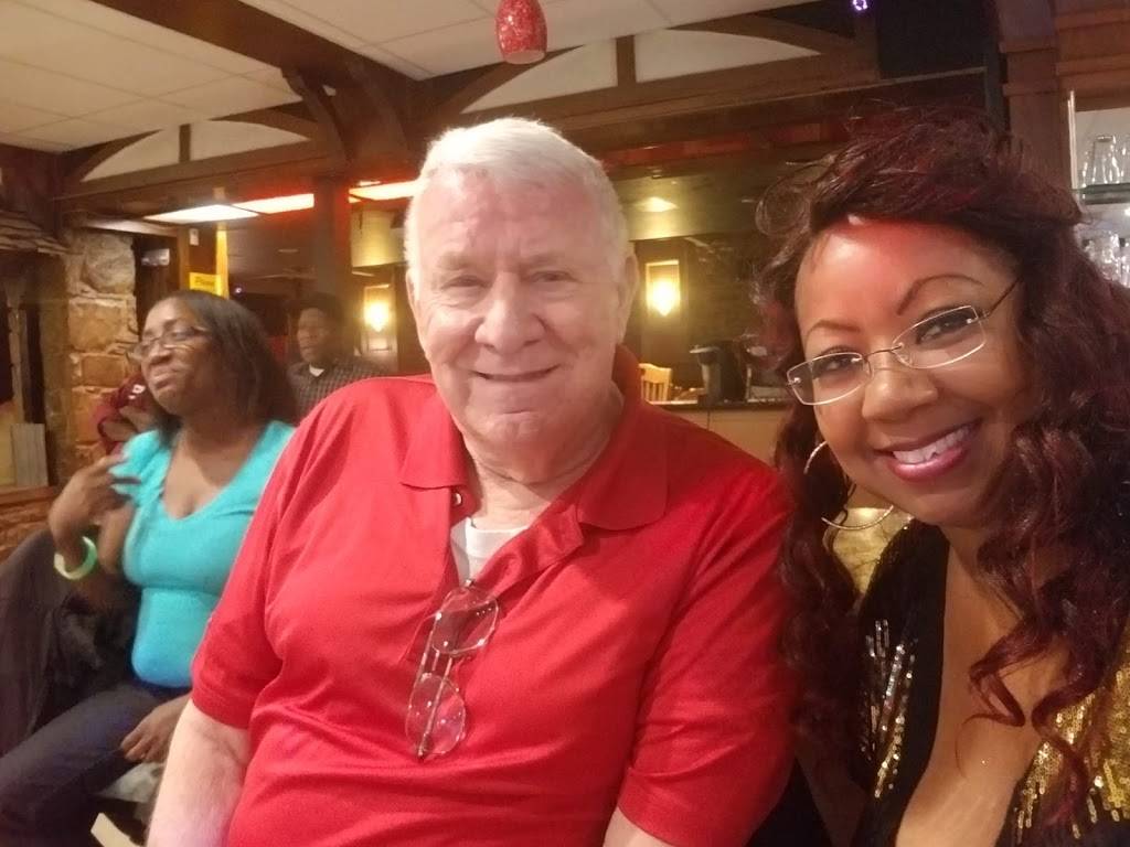 Ebony & Ivory Restaurant | restaurant | 5101 E 38th St, Indianapolis, IN 46218, USA | 3176026688 OR +1 317-602-6688