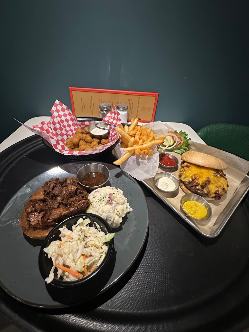 Red Door Grille | restaurant | 5964 S Yale Ave, Tulsa, OK 74135, USA | 9185517652 OR +1 918-551-7652