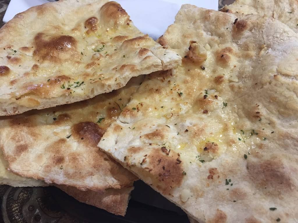 Taj Mahal | restaurant | 1512 W Taylor St, Chicago, IL 60607, USA | 3122266546 OR +1 312-226-6546