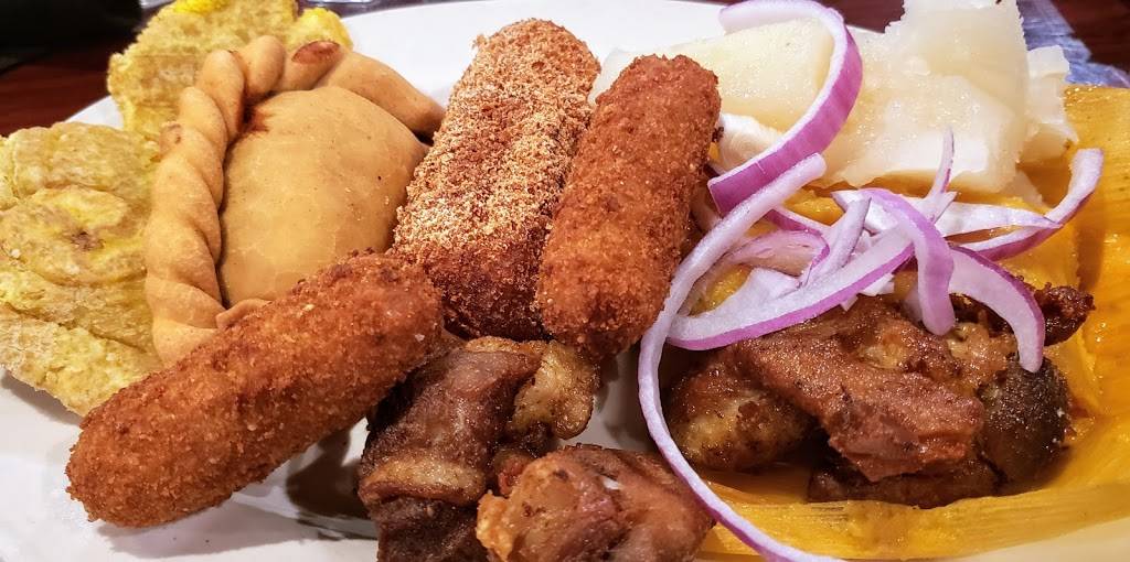 Havanas Cafe | restaurant | 8544 Palm Pkwy, Orlando, FL 32836, USA | 4072385333 OR +1 407-238-5333