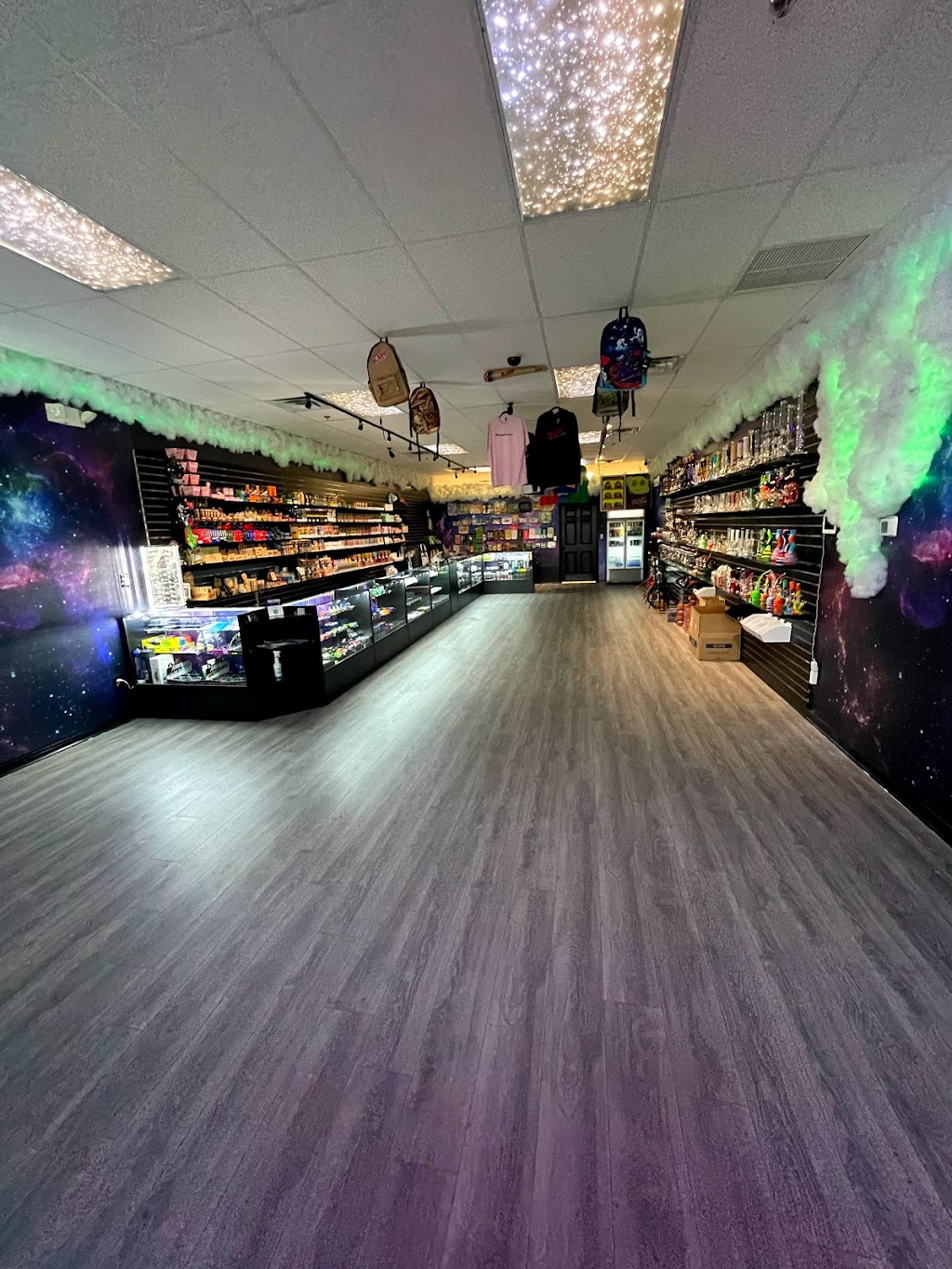 Fly High Smoke & Vape Shop | restaurant | 12575 S Cleveland Ave Unit 4, Fort Myers, FL 33907, USA | 2393095557 OR +1 239-309-5557