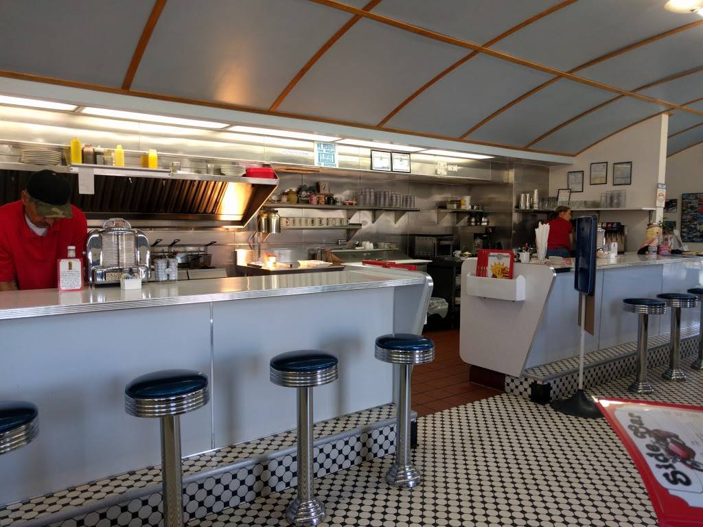 Carlas Route 62 Diner | restaurant | 55405 Twentynine Palms Highway, Yucca Valley, CA 92284, USA | 7603657888 OR +1 760-365-7888