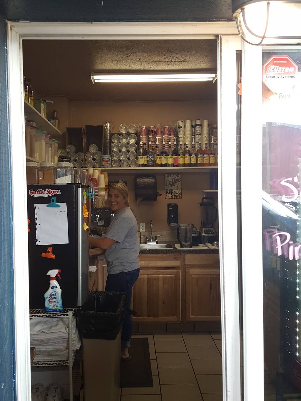 Lemon Tree Cafe & Espresso | restaurant | 122 E State St, Mossyrock, WA 98564, USA | 3609833235 OR +1 360-983-3235