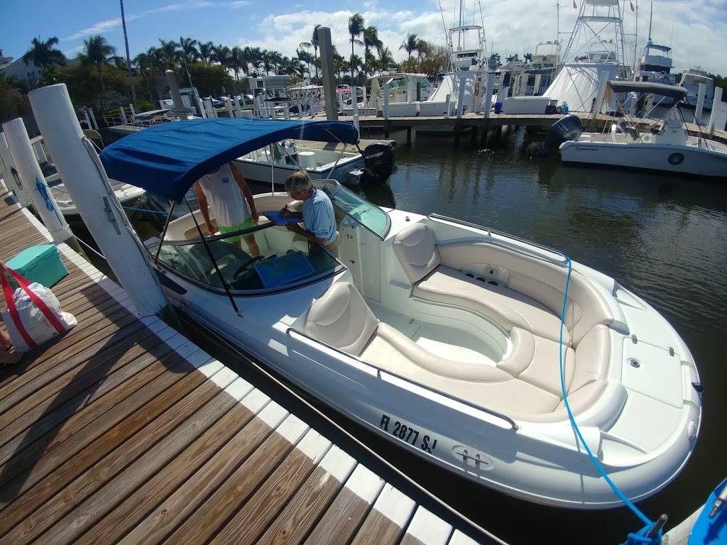 Port Sanibel Marina | restaurant | 14341 Port Comfort Rd, Fort Myers, FL 33908, USA | 2394371660 OR +1 239-437-1660