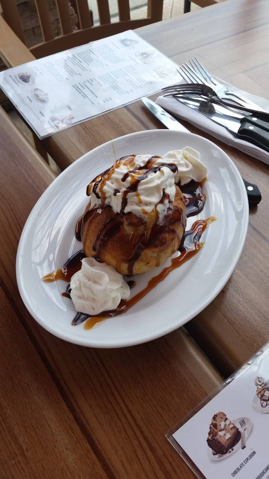 Boston Pizza | restaurant | 4 Amy Croft Dr, Windsor, ON N8N 2L9, Canada | 5197391313 OR +1 519-739-1313