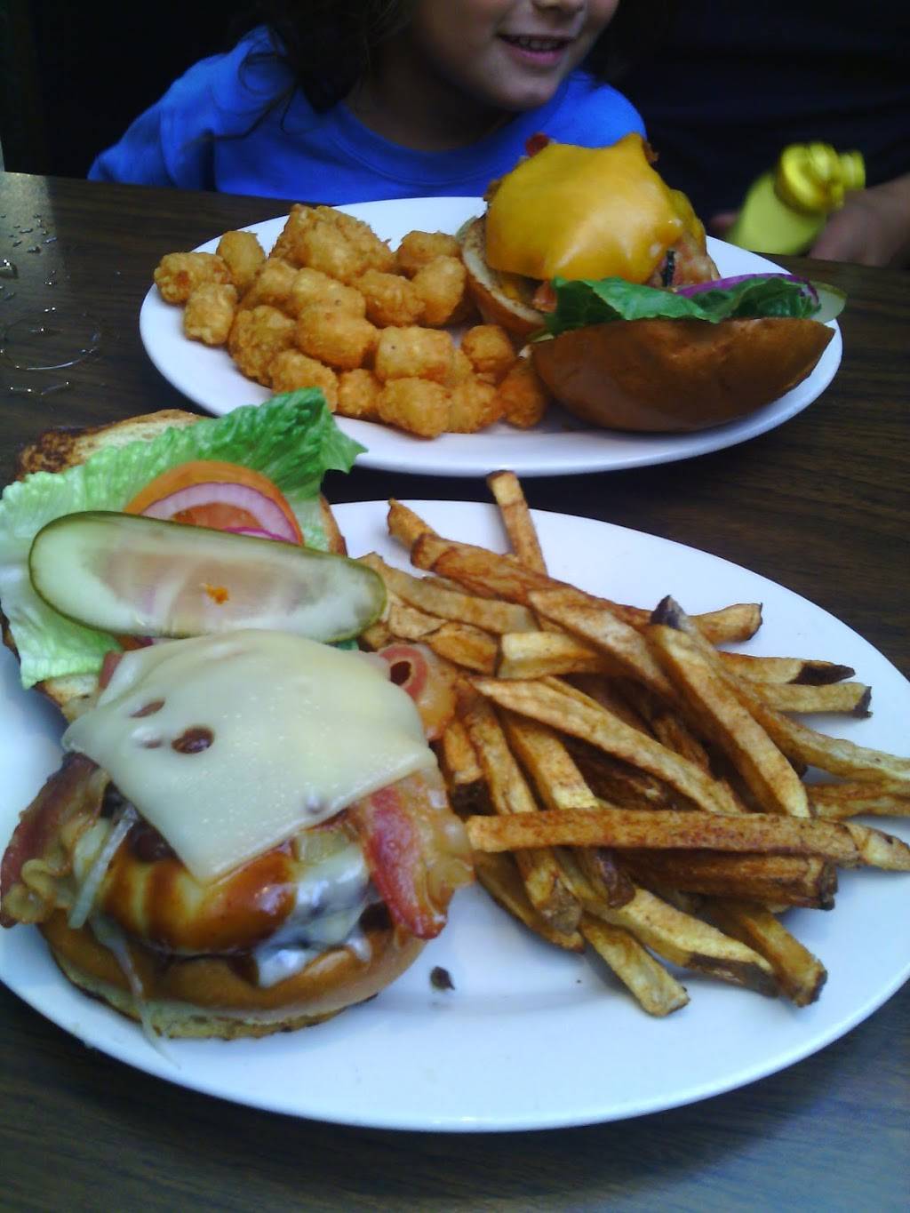 L.A. Bar & Grill | restaurant | 2530 Columbia Pike, Arlington, VA 22204, USA | 7036851560 OR +1 703-685-1560