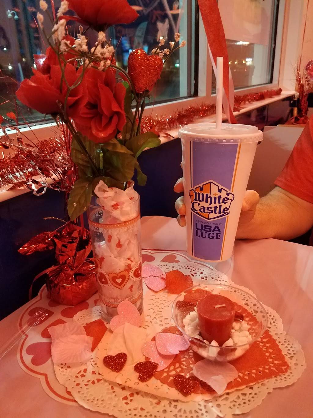 White Castle | restaurant | 310 Emerson Rd, High Ridge, MO 63049, USA | 6366779188 OR +1 636-677-9188