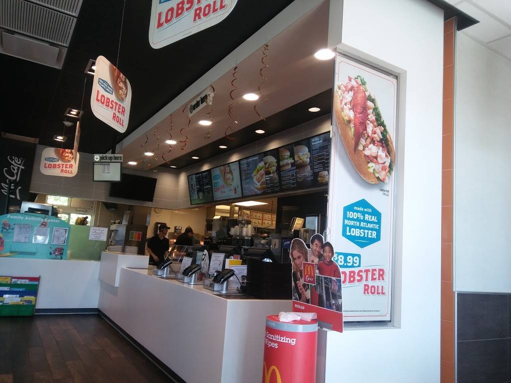 McDonalds | cafe | 2500 New London Turnpike, East Greenwich, RI 02818, USA | 4018214900 OR +1 401-821-4900