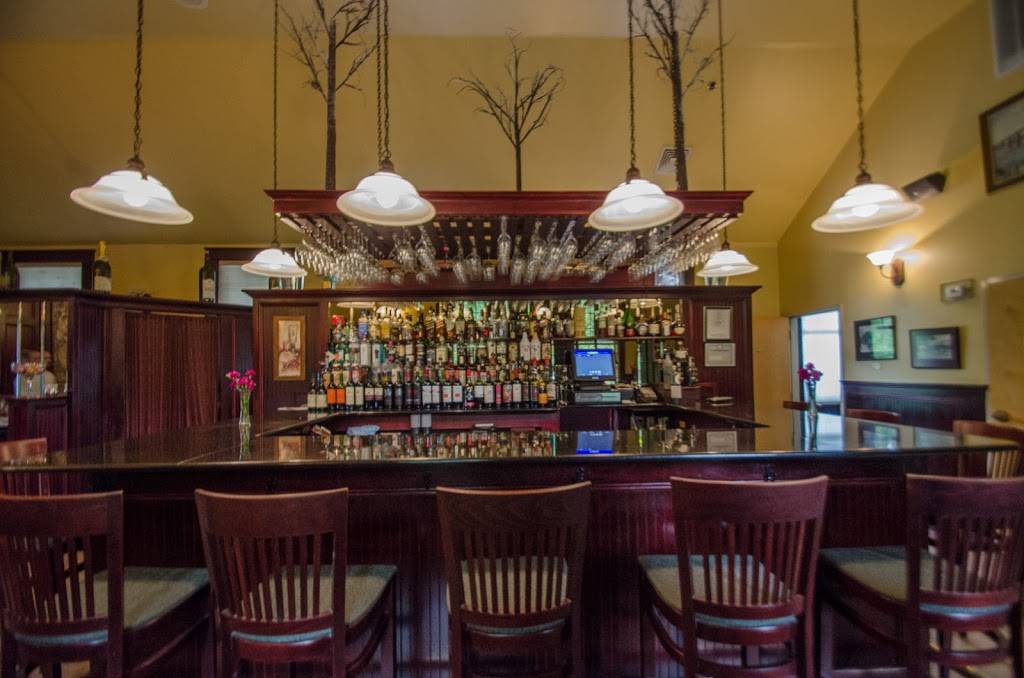 The Station | restaurant | 5 Main St, New Paltz, NY 12561, USA | 8452569447 OR +1 845-256-9447