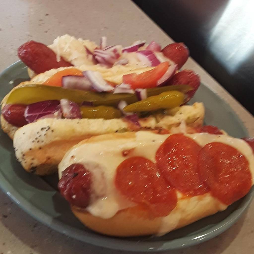 Chucks Drive-Thru Diner) | cafe | 6966 Main St, Caseville, MI 48725, USA | 9898561230 OR +1 989-856-1230