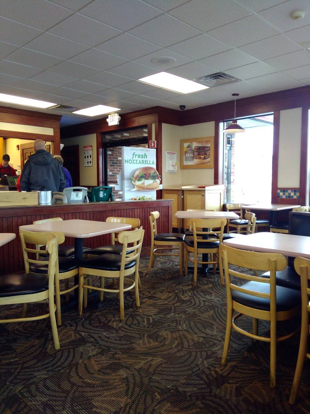 Wendys | restaurant | 2988 W Ridge, Greece, NY 14626, USA | 5852256010 OR +1 585-225-6010