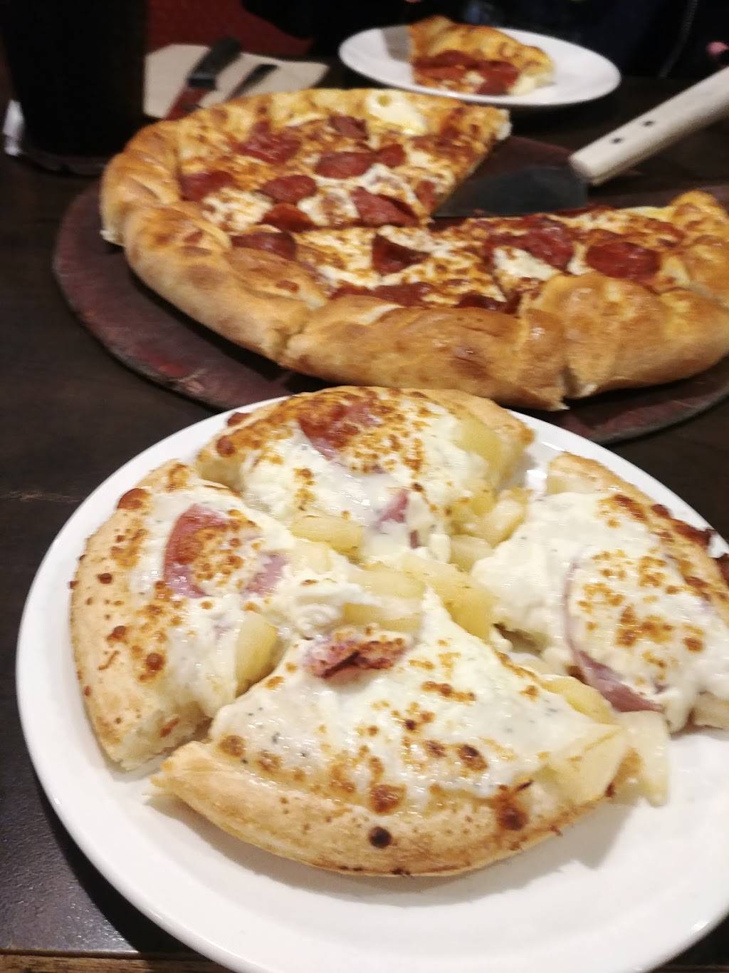 Pizza Hut | meal delivery | 475 Boulevard Saint-Joseph, Drummondville, QC J2C 2B5, Canada | 8194752222 OR +1 819-475-2222