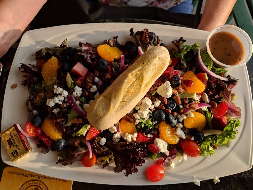 GS Steamers Bar & Grill | restaurant | 70 E 1st St, Oswego, NY 13126, USA | 3153420000 OR +1 315-342-0000