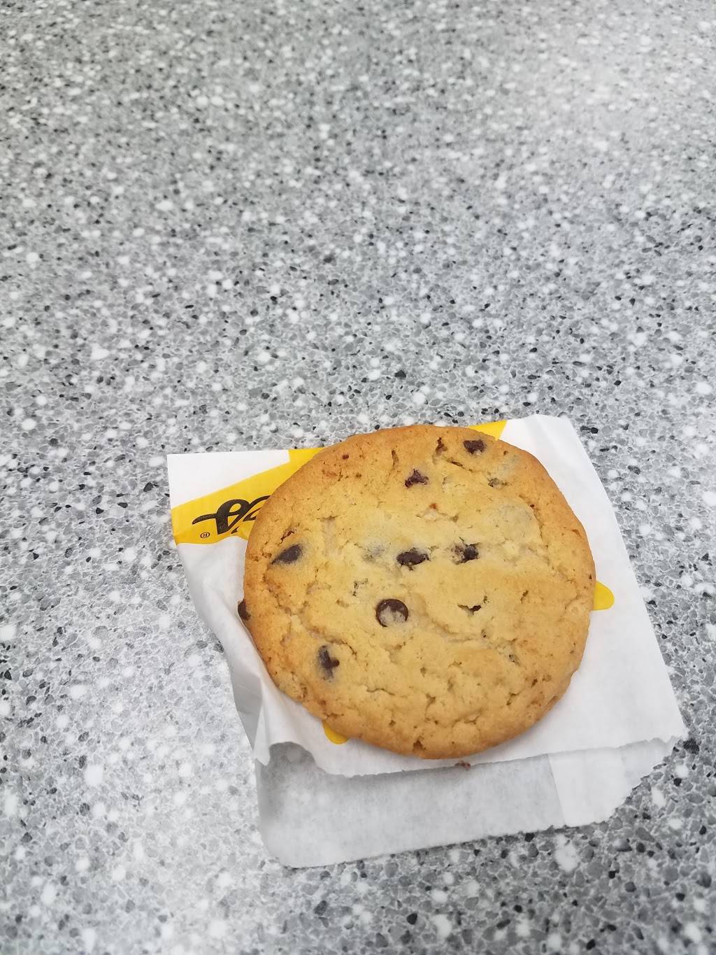 Hardees | restaurant | 2328 Humes Rd, Janesville, WI 53545, USA | 6087571557 OR +1 608-757-1557