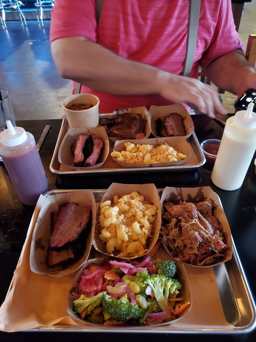 Hanks Texas BBQ - Clintonville | restaurant | 2941 N High St, Columbus, OH 43202, USA | 6149726020 OR +1 614-972-6020