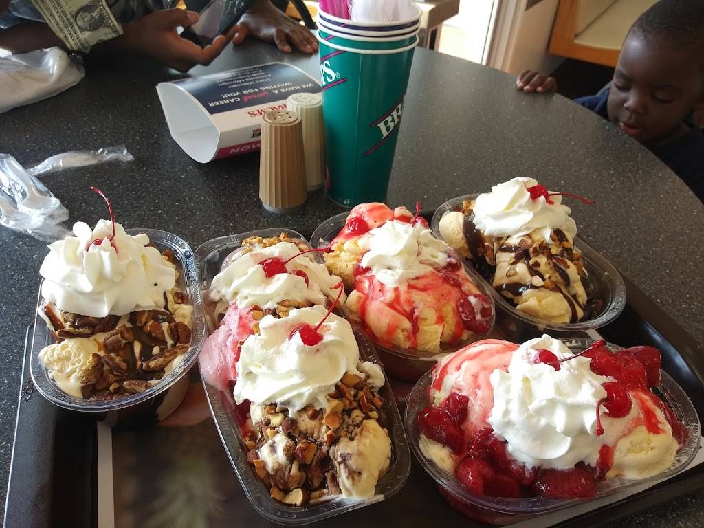 Braums Ice Cream & Burger Restaurant | restaurant | 9050 Camp Bowie W Blvd, Fort Worth, TX 76116, USA | 8175608562 OR +1 817-560-8562