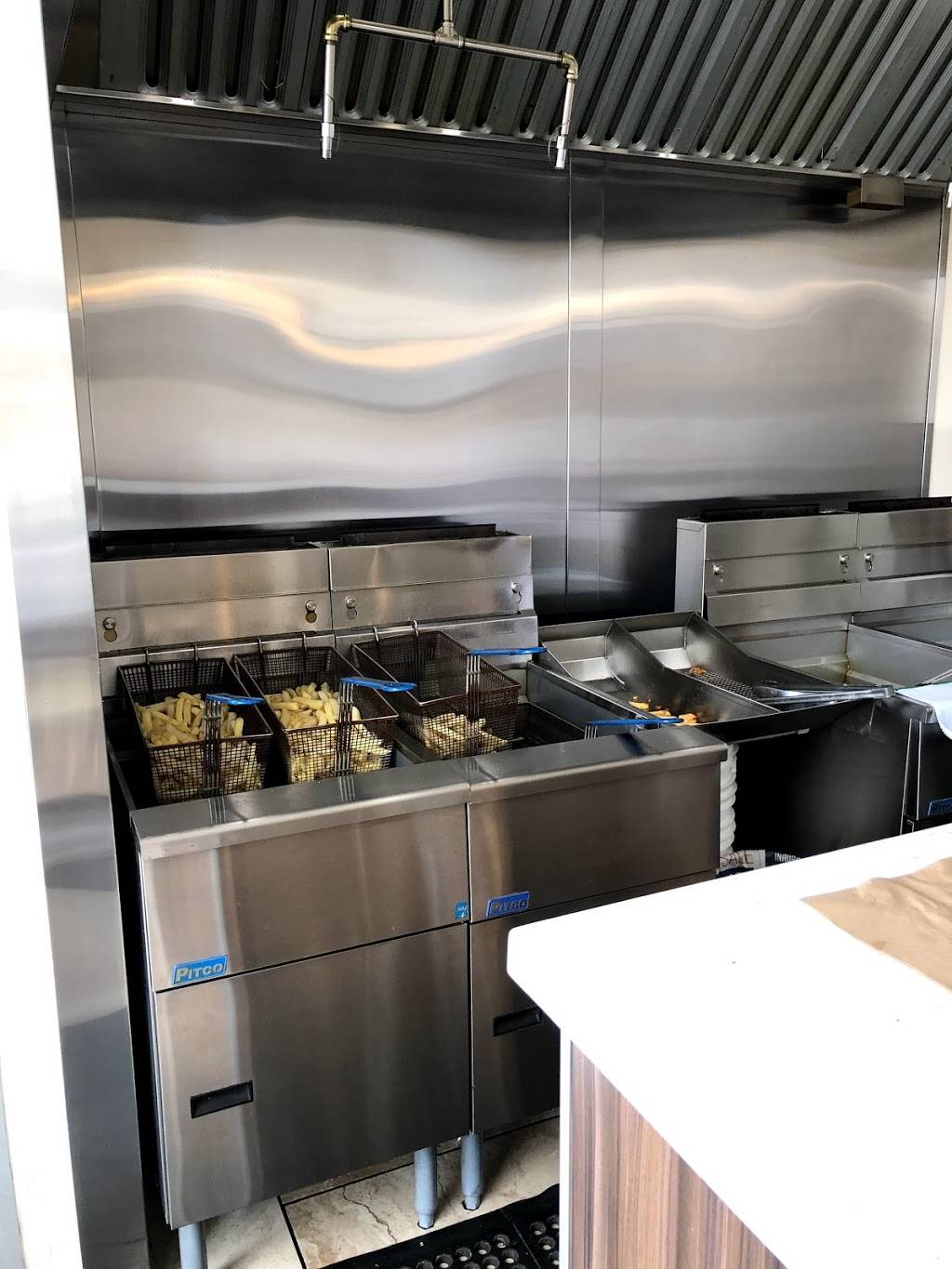 Queenston Fish & Chips | restaurant | 350 Queenston Rd, Hamilton, ON L8K 1H9, Canada | 9055452263 OR +1 905-545-2263