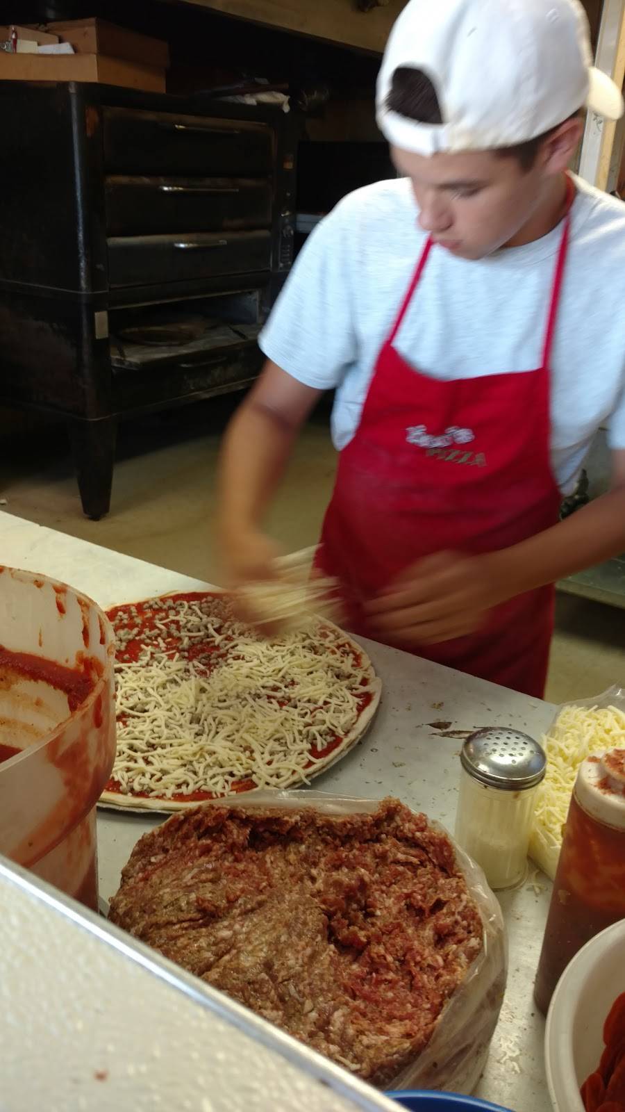 ricos Pizza | restaurant | 3651 Ridge Rd, Lansing, IL 60438, USA | 2199722630 OR +1 219-972-2630