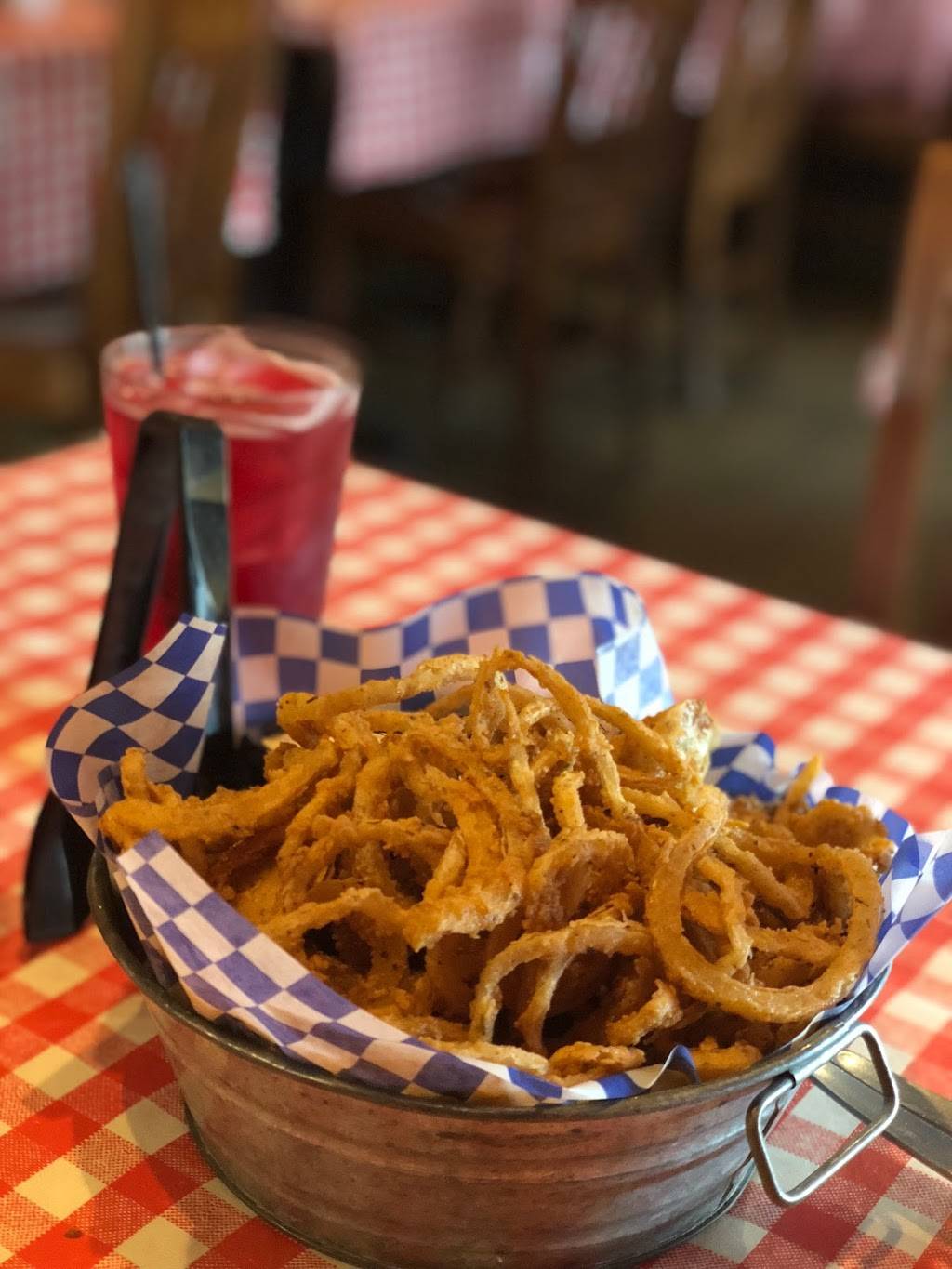 Famous Daves Bar-B-Que | restaurant | 1631 W Lake St, Addison, IL 60101, USA | 6302610100 OR +1 630-261-0100