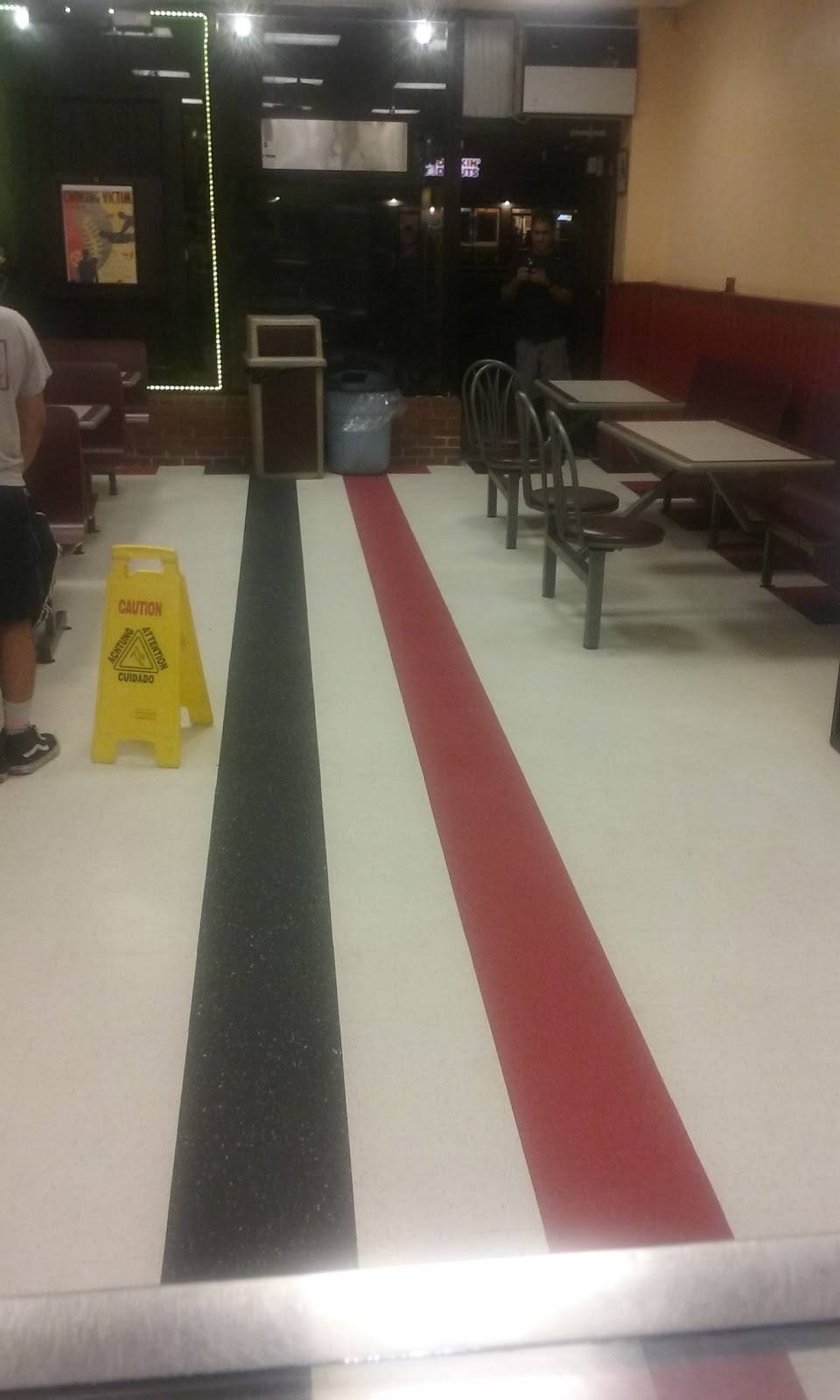 Villa Maria Pizzeria | restaurant | 2440 Eastchester Rd, Bronx, NY 10469, USA | 7188827446 OR +1 718-882-7446