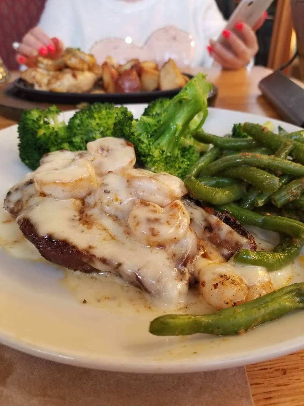 Applebees Grill + Bar | restaurant | 1217 Surf Ave, Brooklyn, NY 11224, USA | 7183720070 OR +1 718-372-0070