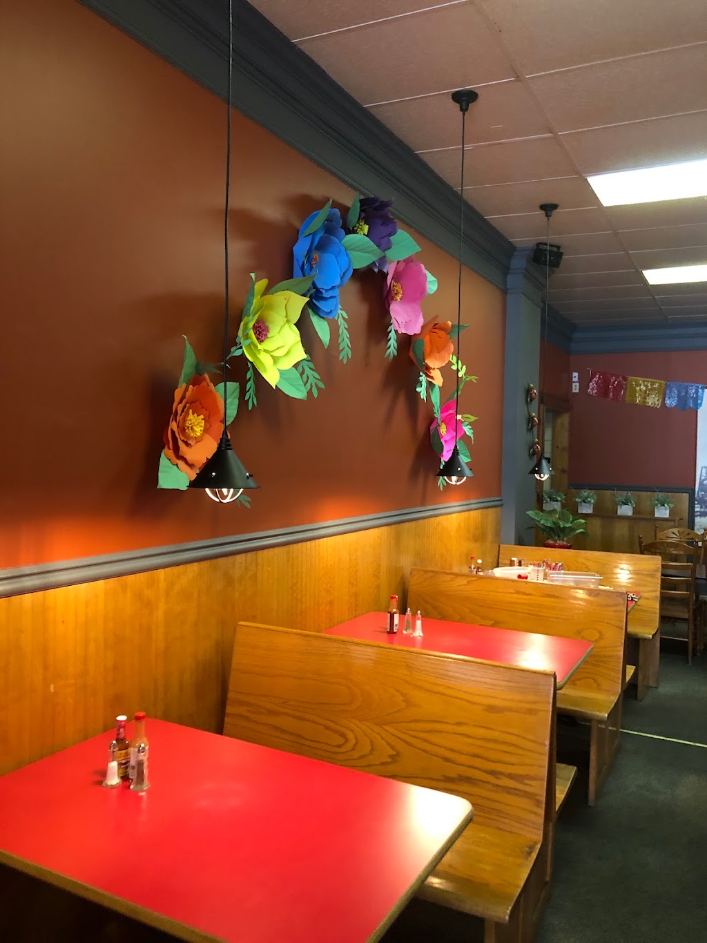 La Victoria Mexican Restaurant | restaurant | 1812 Main St, Victoria, VA 23974, USA | 4346961533 OR +1 434-696-1533