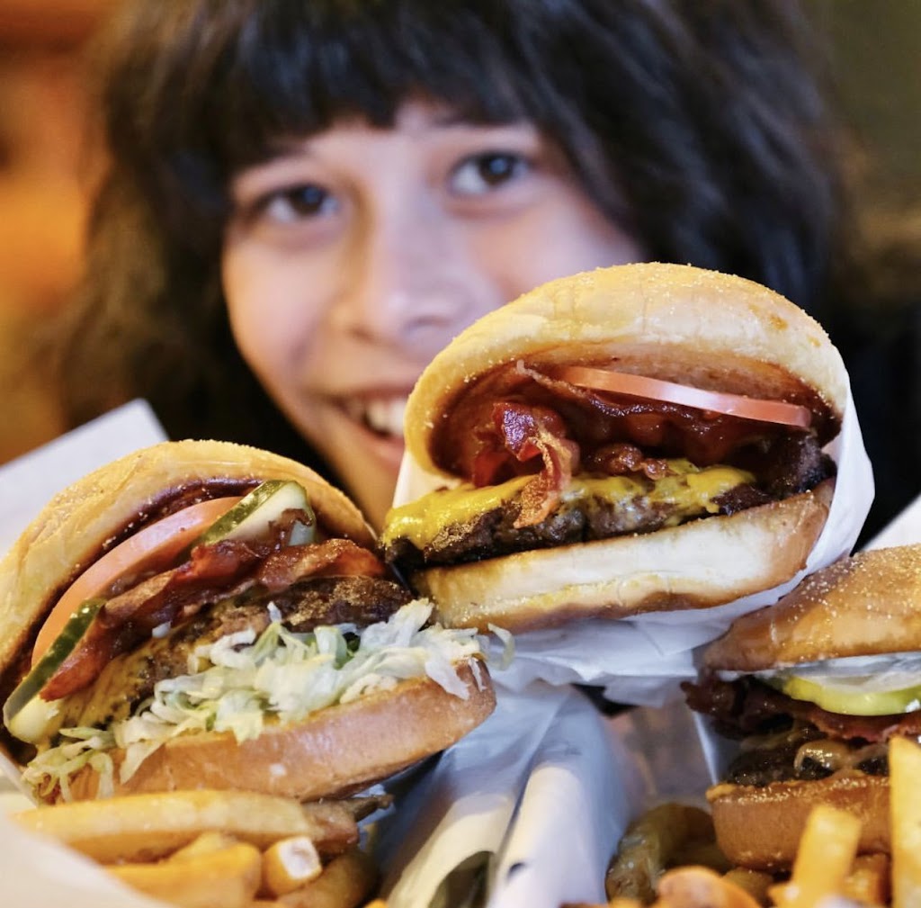 Killer Burger | meal takeaway | 1620 NW 23rd Ave, Portland, OR 97210, USA | 9717034102 OR +1 971-703-4102