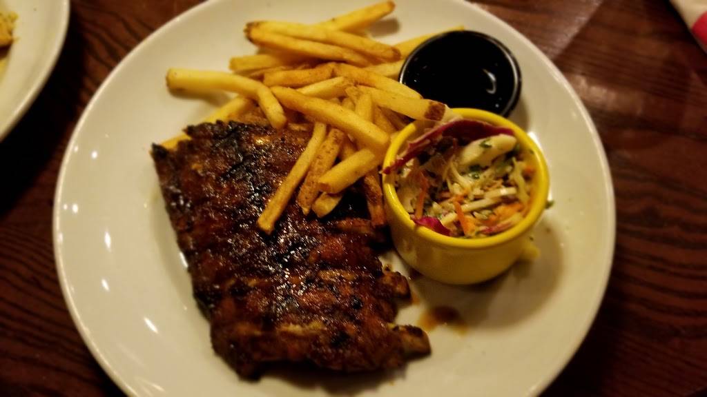 TGI Fridays | restaurant | 2240 N Ocean Ave, Farmingville, NY 11738, USA | 6317363631 OR +1 631-736-3631