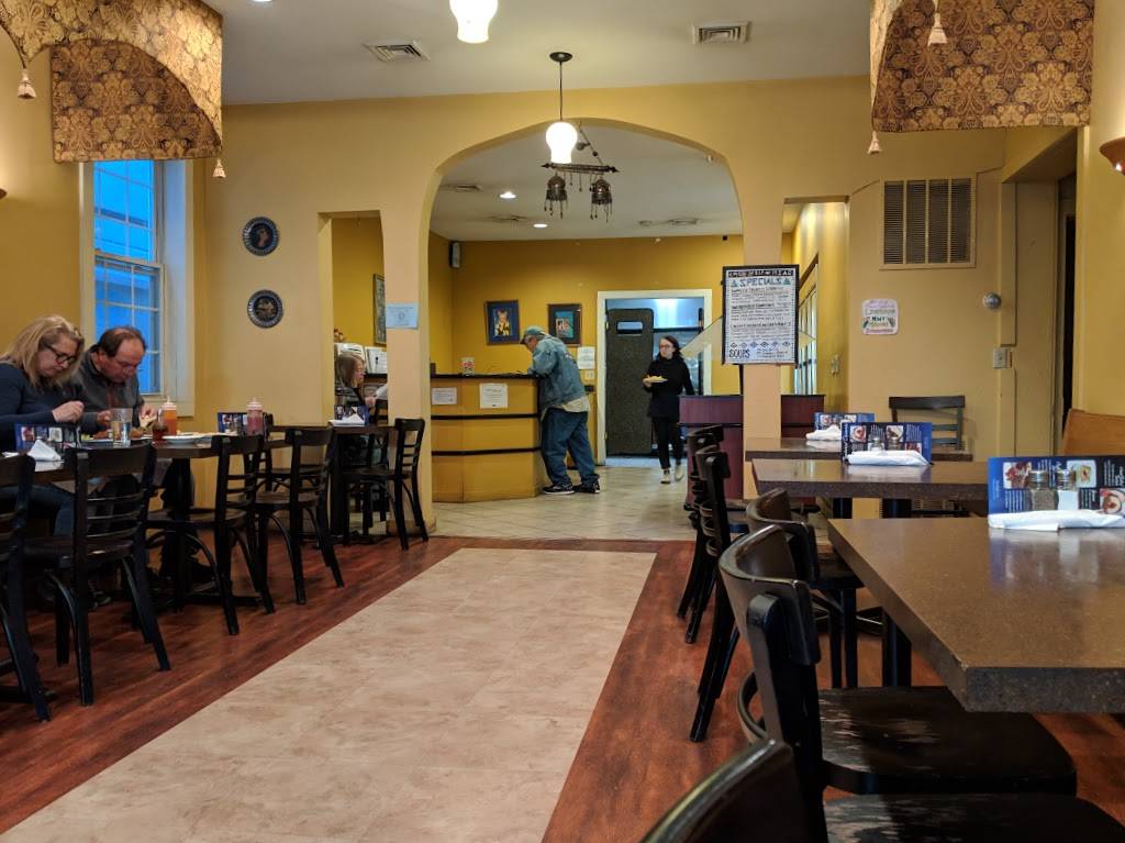 Moon Light Cafe | cafe | 53 Main St, New Paltz, NY 12561, USA | 8452554813 OR +1 845-255-4813