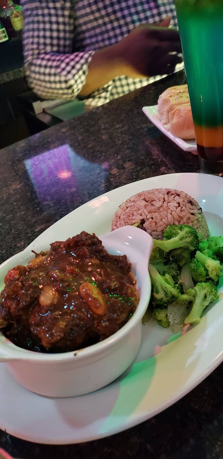 Island Pride Mirage Lounge | restaurant | 617 S Frederick Ave, Gaithersburg, MD 20879, USA | 2404775155 OR +1 240-477-5155