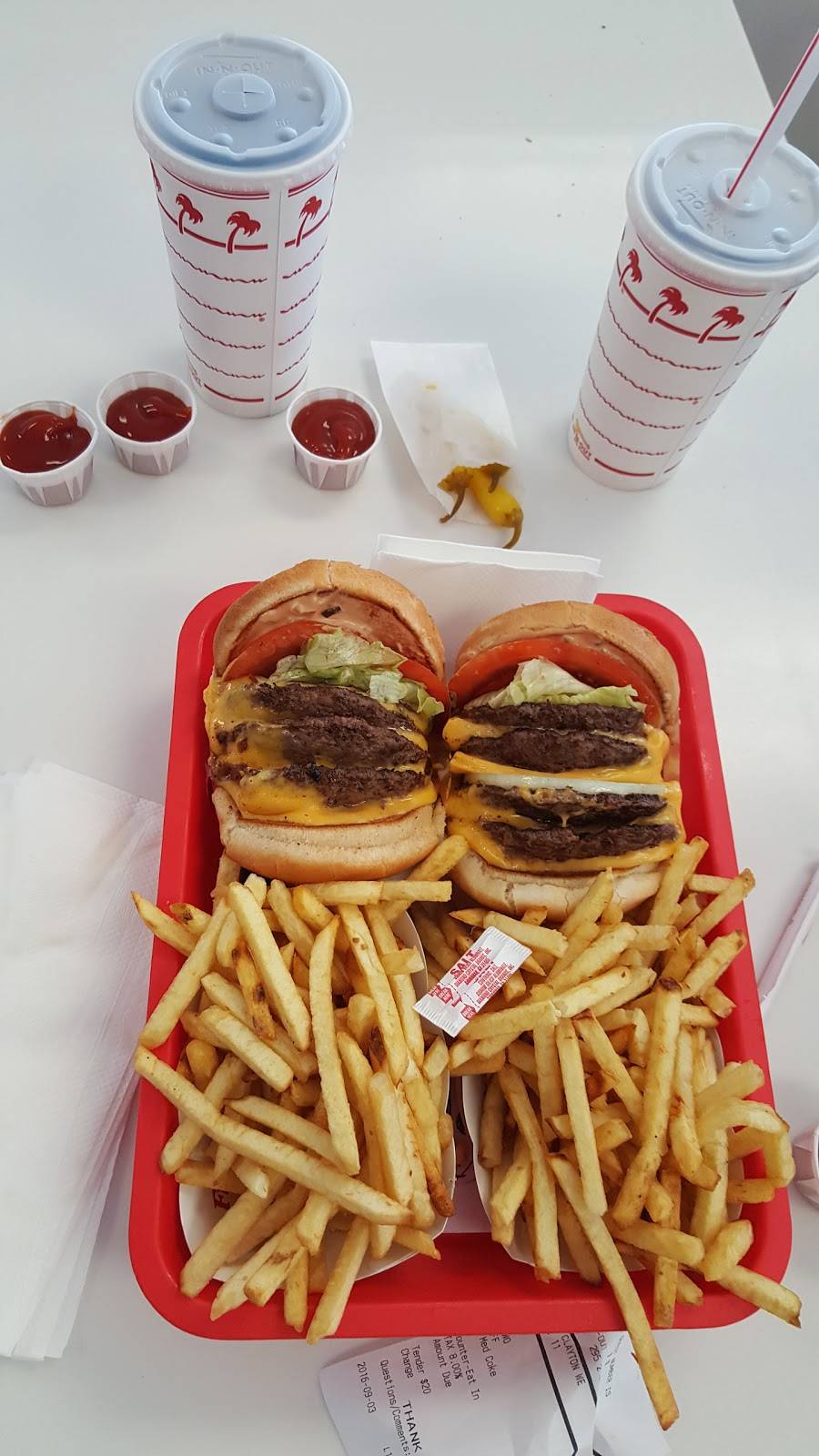 In-N-Out Burger | restaurant | 130 Calle Magdalena, Encinitas, CA 92024, USA | 8007861000 OR +1 800-786-1000