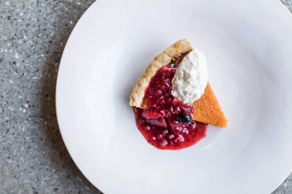 Town Square Eats | restaurant | 206 Broadway, Oakland, CA 94607, USA | 5104549875 OR +1 510-454-9875