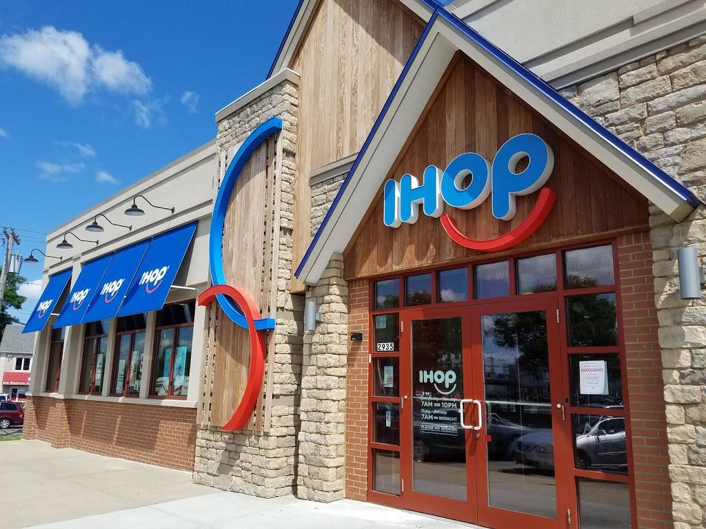 IHOP | restaurant | 2935 Hempstead Turnpike, Levittown, NY 11756, USA | 5165975490 OR +1 516-597-5490