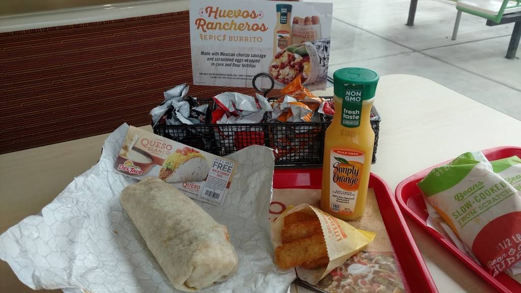 Del Taco | meal takeaway | 30640 Benton Rd, Winchester, CA 92596, USA | 9513255161 OR +1 951-325-5161