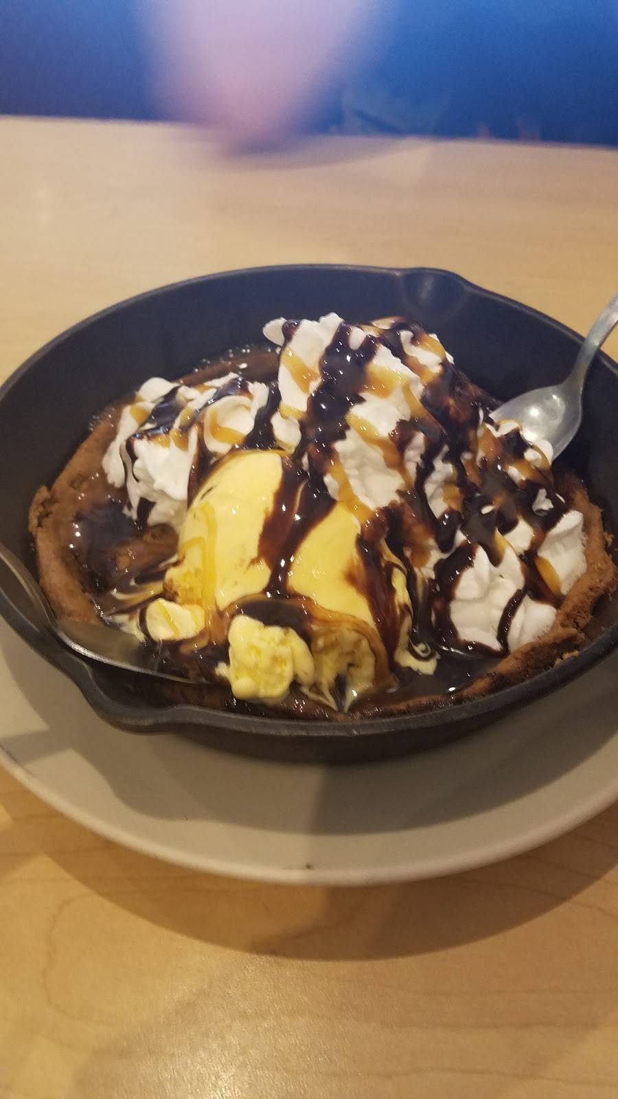 Bill Batemans Express | restaurant | 8432, 985 Far Hills Dr # 800, New Freedom, PA 17349, USA | 7172352500 OR +1 717-235-2500