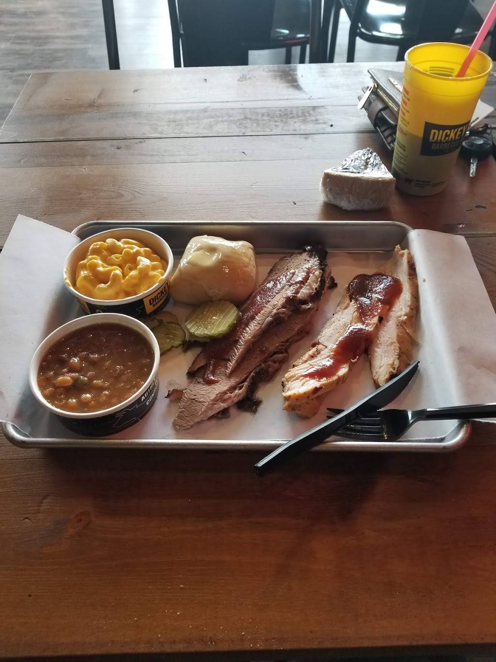 Dickeys Barbecue Pit | restaurant | 27120 Fulshear Bend Dr Suite 400, Katy, TX 77494, USA | 8327577412 OR +1 832-757-7412