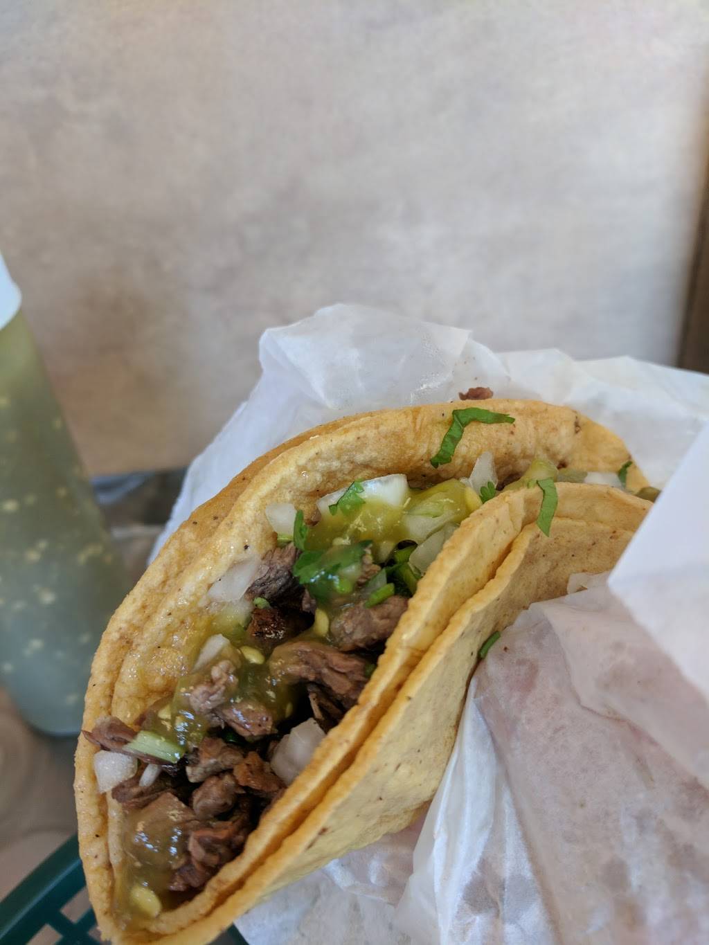 Taqueria Traspasada 2 | restaurant | 811 N Ashland Ave, Chicago, IL 60657, USA | 3128502069 OR +1 312-850-2069