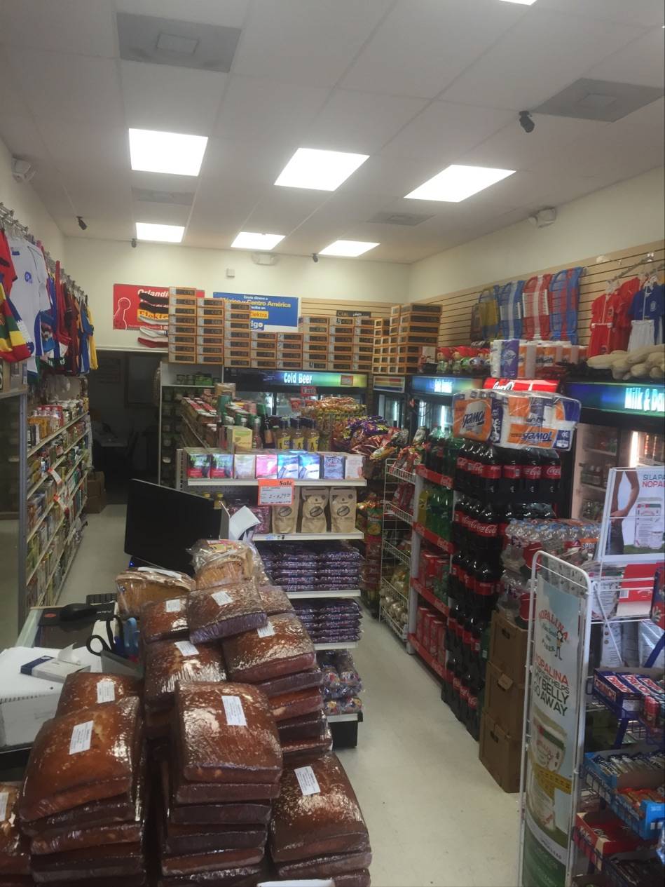 Tienda Rio Lempa | restaurant | 6 Uvalde Rd a, Houston, TX 77015, USA | 2814522900 OR +1 281-452-2900