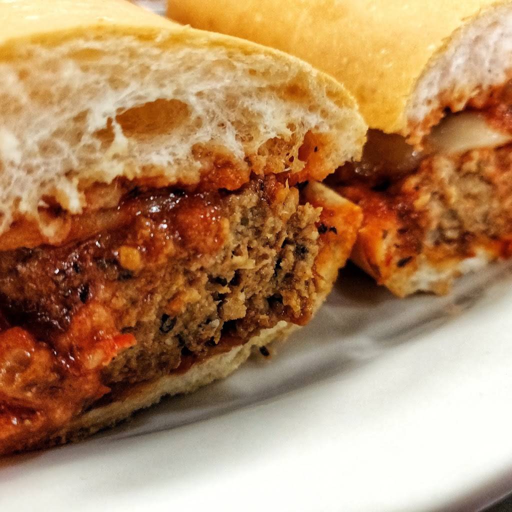 Parrans Po-Boys Uptown | restaurant | 4920 Prytania St, New Orleans, LA 70115, USA | 5048754620 OR +1 504-875-4620