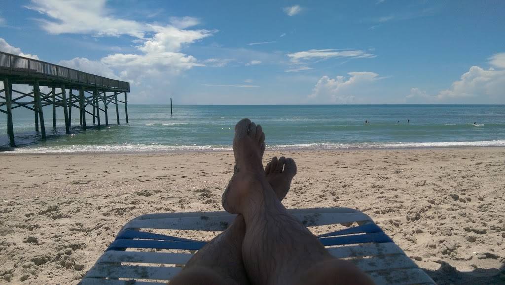 Mollys Beachside Bar & Grill | restaurant | 2717 W Fort Macon Rd, Atlantic Beach, NC 28512, USA | 2522401155 OR +1 252-240-1155