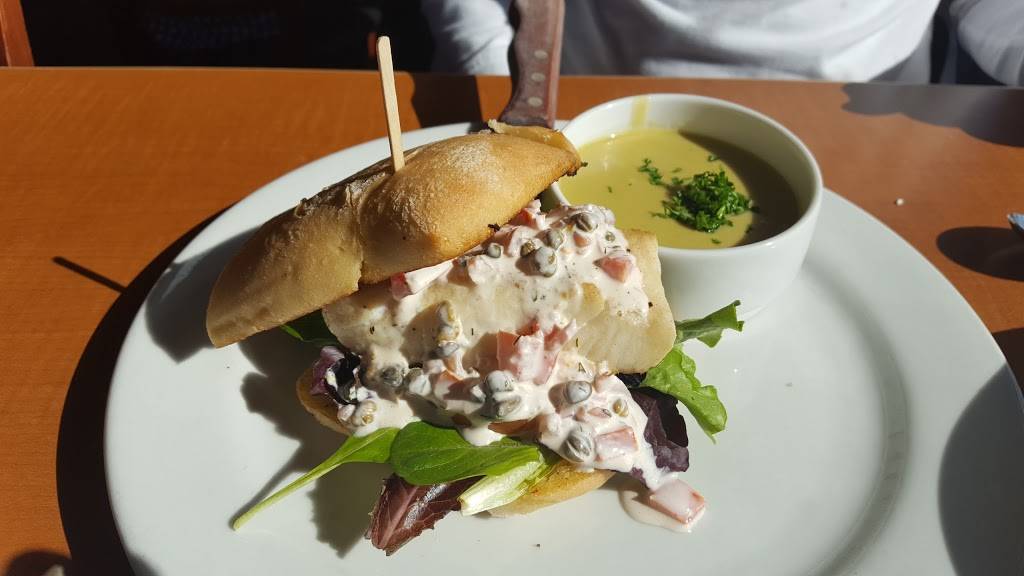 Johnnys Harborside | restaurant | 493 Lake Ave, Santa Cruz, CA 95062, USA | 8314793430 OR +1 831-479-3430