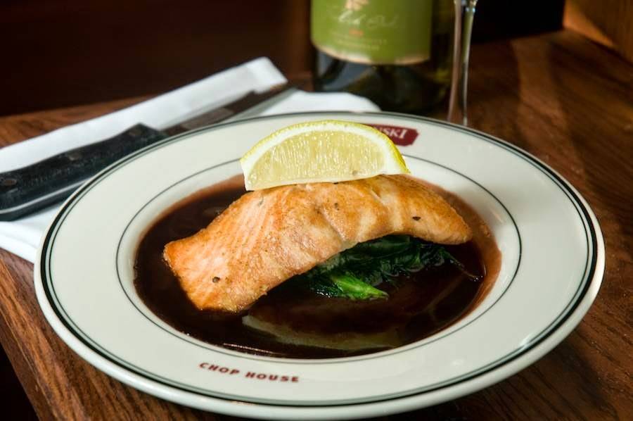 Kaminskis Chop House | restaurant | 1000 Chula Vista Pkwy, Wisconsin Dells, WI 53965, USA | 6082542001 OR +1 608-254-2001