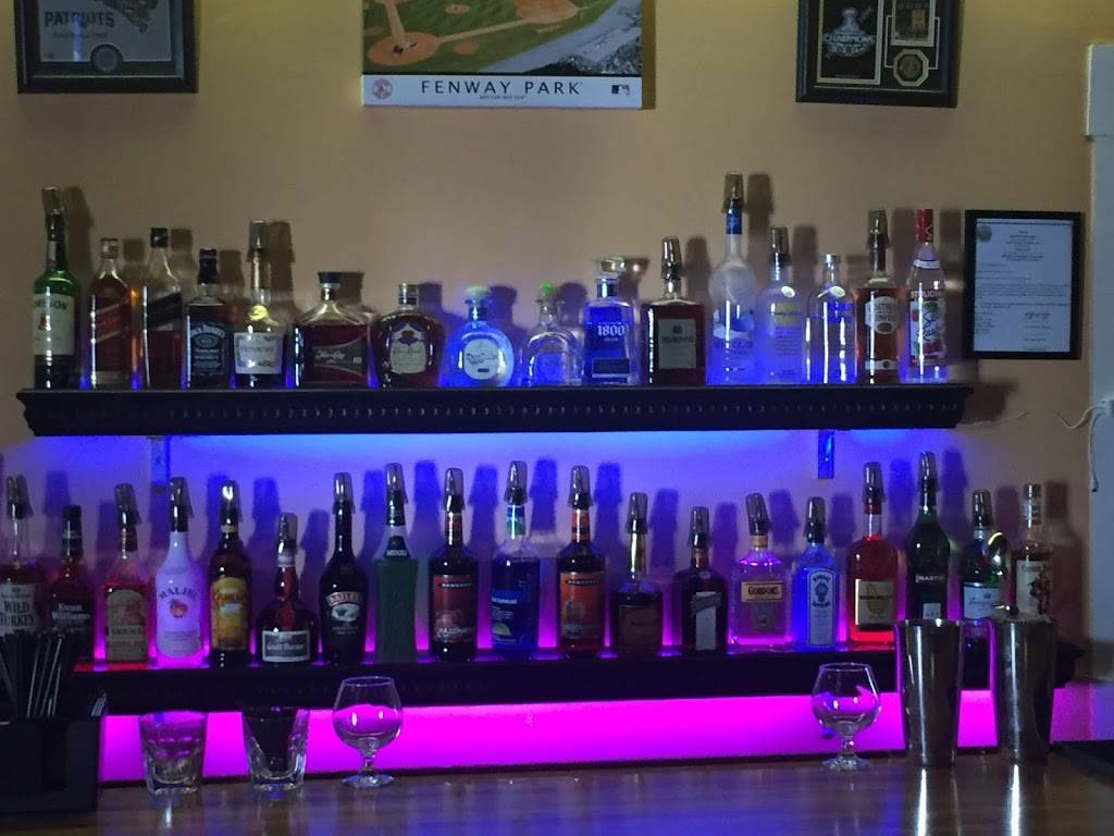 Carols Café | restaurant | 39 Tuttle St, Wakefield, MA 01880, USA | 6173899584 OR +1 617-389-9584