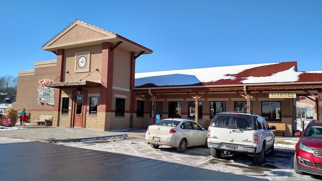 Fritzs | restaurant | 13803 W 63rd St, Shawnee, KS 66216, USA | 9133751000 OR +1 913-375-1000