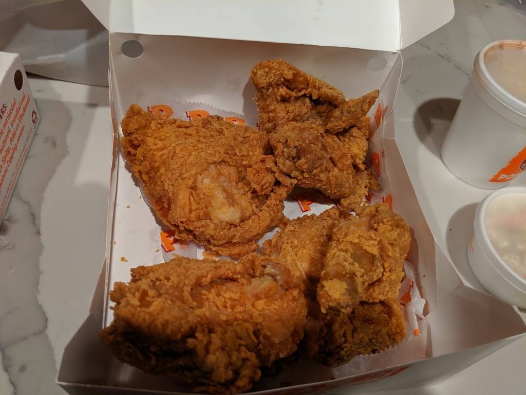 Popeyes Louisiana Kitchen | restaurant | 7065 N Durango Dr, Las Vegas, NV 89149, USA | 7026450141 OR +1 702-645-0141