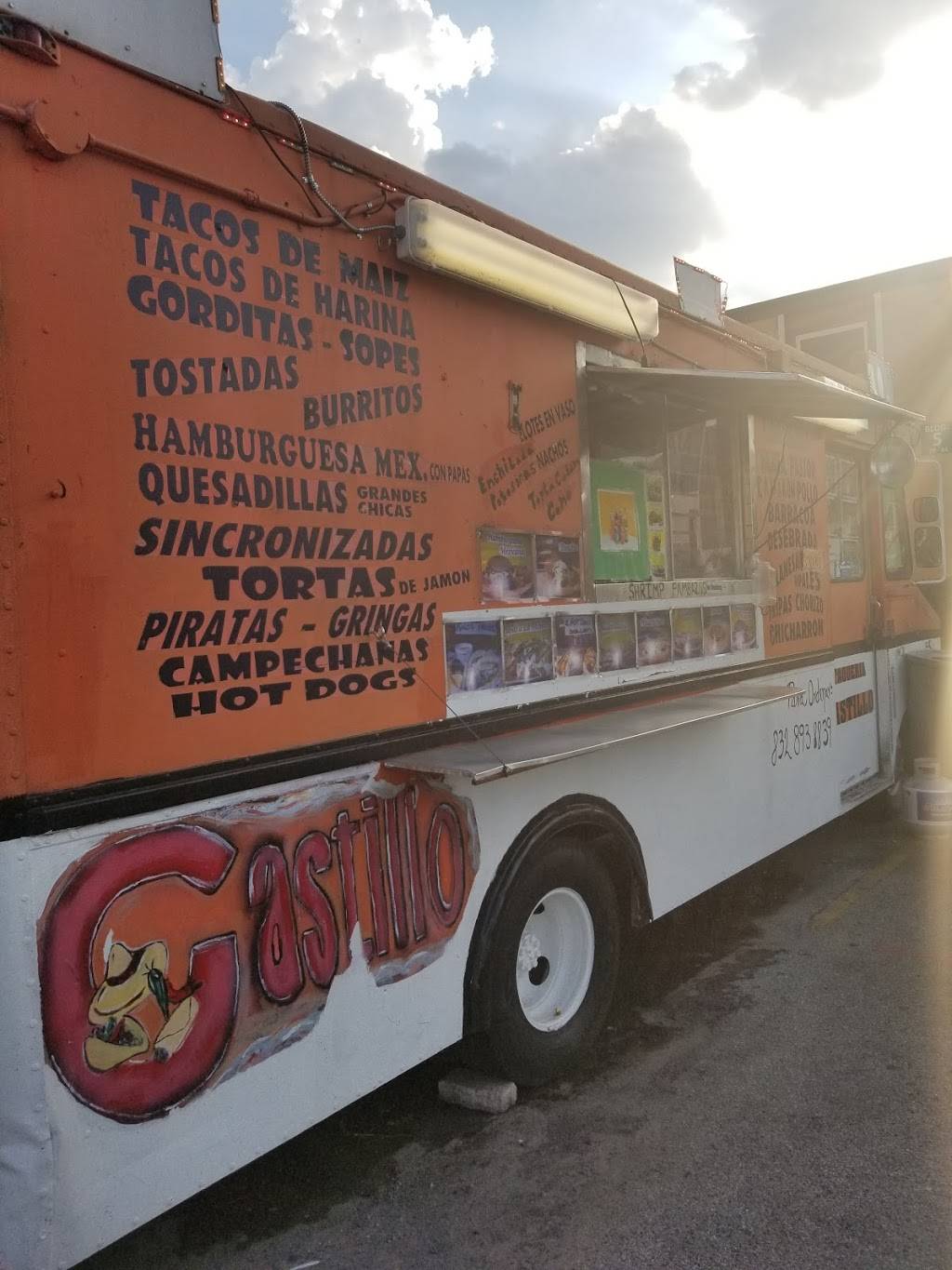 Castillo taqueria la original | restaurant | 4300 S Shaver St, Houston, TX 77034, USA | 8328938839 OR +1 832-893-8839