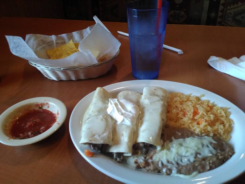 El Potrillo | restaurant | 821 W Main St, Lyons, KS 67554, USA | 6202573000 OR +1 620-257-3000