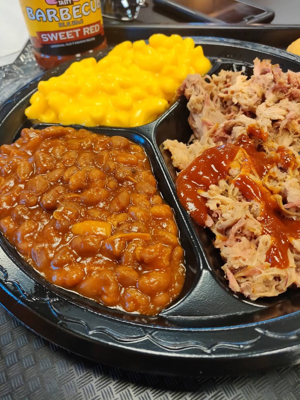 LawLers Barbecue | restaurant | 544 Hughes Rd, Madison, AL 35758, USA | 2567720590 OR +1 256-772-0590