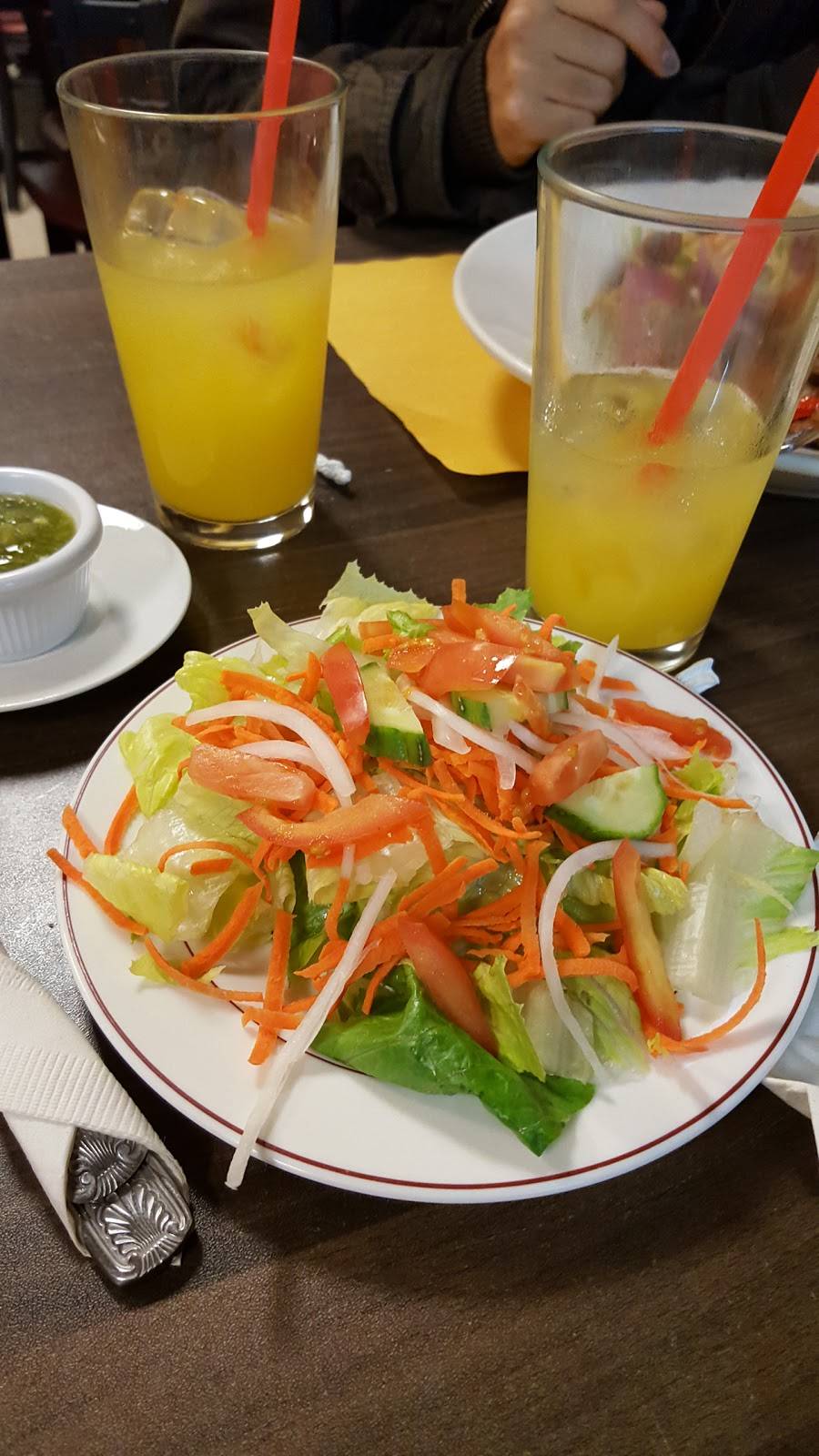 Juliannas | restaurant | 189 Pocasset Ave, Providence, RI 02909, USA | 4012729222 OR +1 401-272-9222